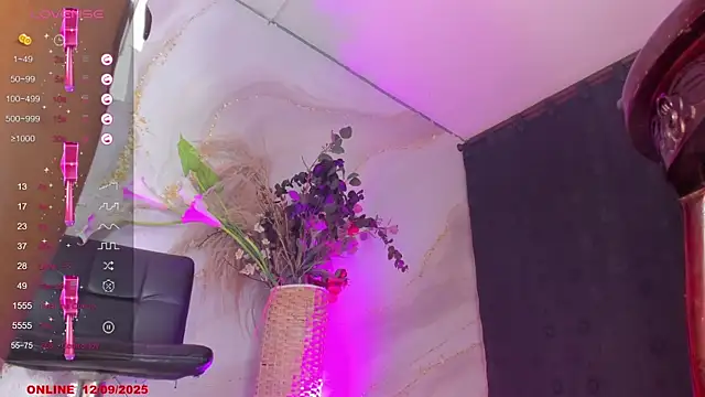 Snapshot of Karla-Ebony chatting on 12, 9, 2025 Karla-Ebony online show from 12, 9, 2025