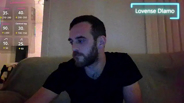 Snapshot of _NakedChef_ chatting on 22, 11, 2025 NakedChef online show from 22, 11, 2025