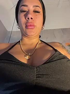 kiim taaylor online show from 2, 11, 2025