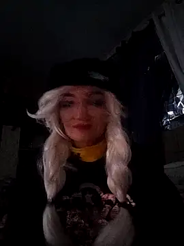 SweetLeila40 online show from 3, 2, 2026