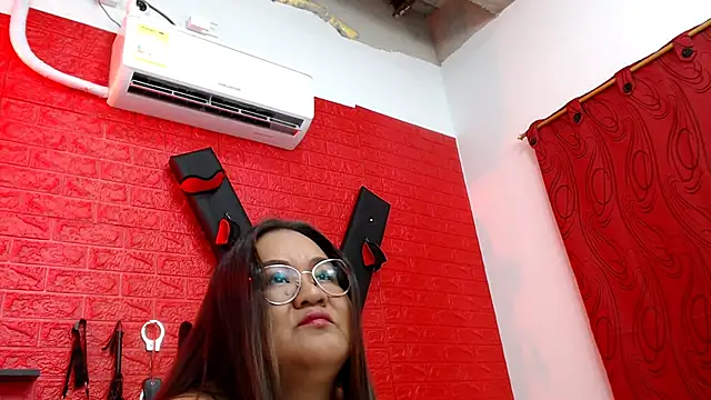 Snapshot of evaleribigtits18 chatting on 3, 2, 2025 evaleribigtits18 online show from 3, 2, 2025