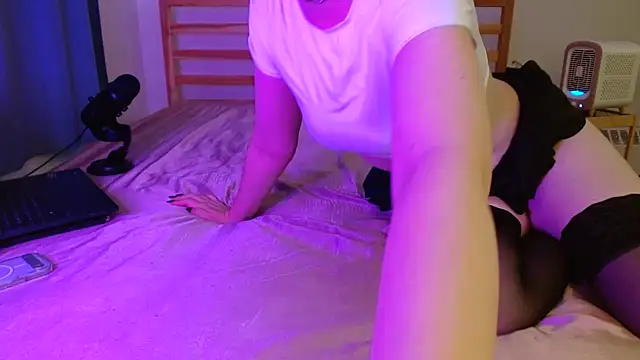 Snapshot of gothgirleden chatting on 16, 7, 2026 gothgirleden online show from 16, 7, 2026