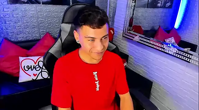 salvadorgomezx online show from 4, 1, 2025