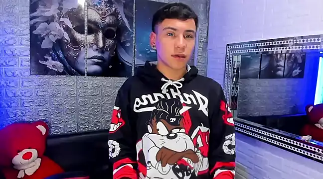 salvadorgomezx online show from 7, 2, 2025