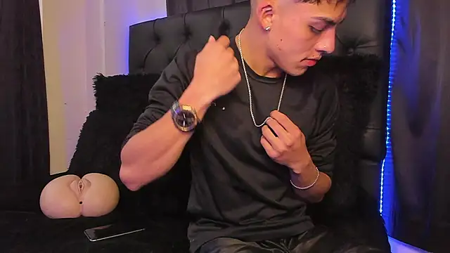 James1lee  online show from 12, 1, 2025