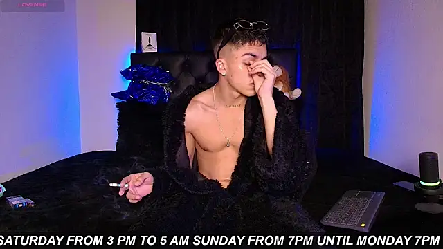 Snapshot of James1lee_ chatting on 11, 7, 2026 James1lee online show from 11, 7, 2026