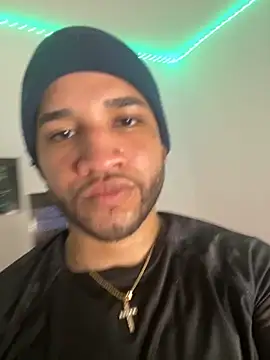 Hyuujhy online show from 9, 11, 2025