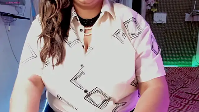 Gulabi Queen online show from 5, 3, 2025