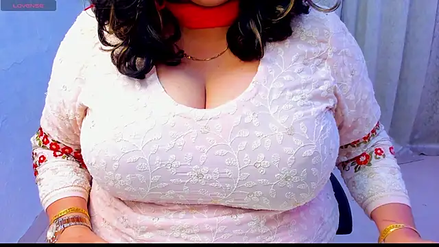 Snapshot of Gulabi_Queen chatting on 19, 12, 2025 Gulabi Queen online show from 19, 12, 2025