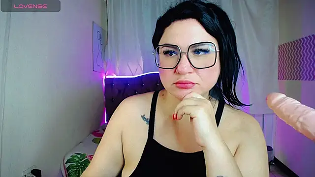  curvy latina online show from 18, 3, 2025