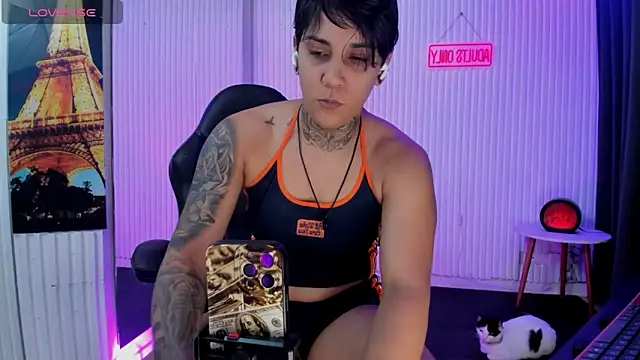 ZhoeStrong online show from 4, 6, 2026