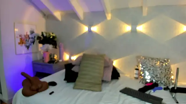 Martina Miiller online show from 4, 4, 2026