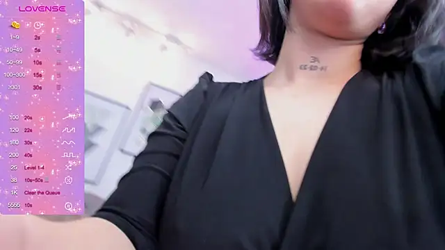 kendaall jenner  online show from 24, 12, 2024