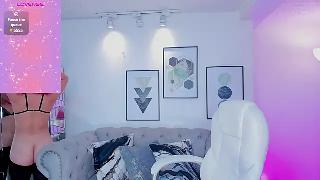 kendaall jenner  online show from 16, 3, 2025