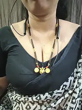 Snapshot of bhuvana555 chatting on 4, 7, 2026 bhuvana555 online show from 4, 7, 2026