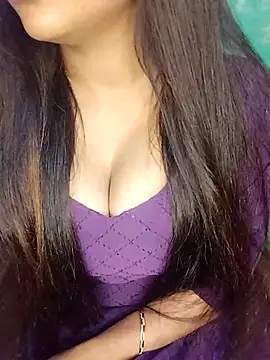 Snapshot of Sreya213 chatting on 9, 11, 2025 Sreya213 online show from 9, 11, 2025