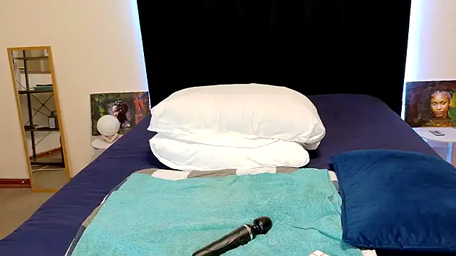 chloechrome online show from 12, 3, 2026