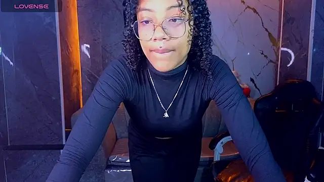 Snapshot of Violeth_b chatting on 10, 7, 2026 Violeth b online show from 10, 7, 2026