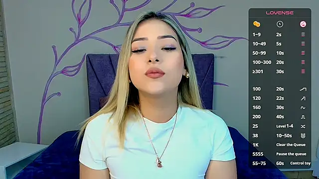 Snapshot of DahliaMoore chatting on 20, 1, 2025 DahliaMoore online show from 20, 1, 2025