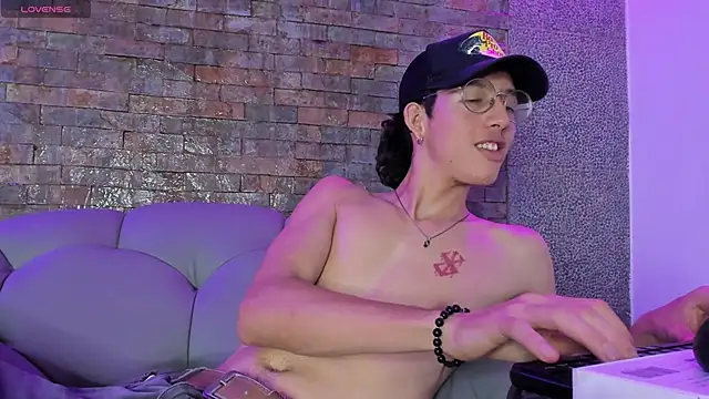 manu vera online show from 6, 3, 2025