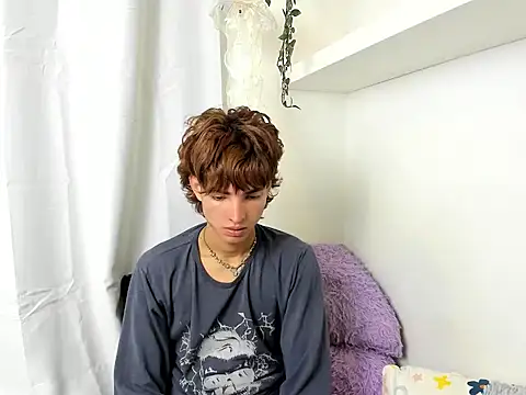 santy-kitty online show from 6, 1, 2025