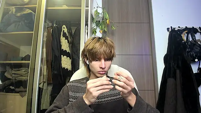 santy-kitty online show from 4, 3, 2025