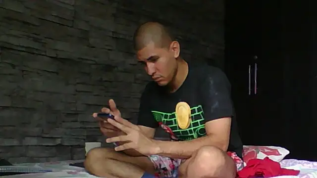 Sexylatin64 online show from 13, 2, 2026