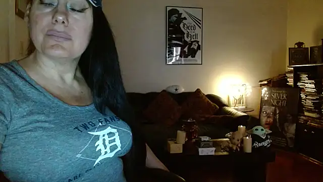 mandaloriangirls online show from 10, 10, 2025