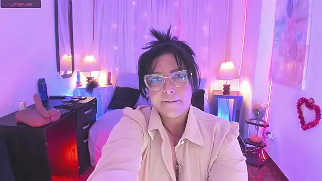 Snapshot of Venus_R0se chatting on 10, 5, 2026 Venus R0se online show from 10, 5, 2026