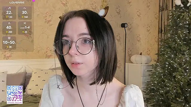 Snapshot of Nora_Failure chatting on 25, 12, 2024 Nora Failure online show from 25, 12, 2024