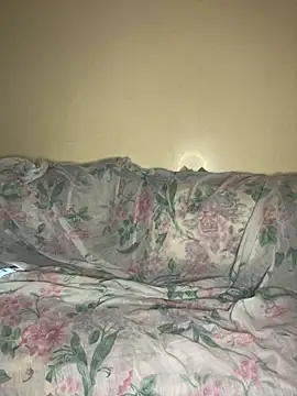 Snapshot of Layla-daloua chatting on 21, 12, 2024 Layla-daloua online show from 21, 12, 2024