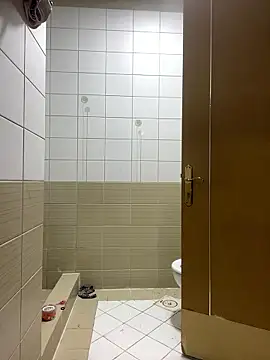 Snapshot of Layla-daloua chatting on 7, 1, 2026 Layla-daloua online show from 7, 1, 2026