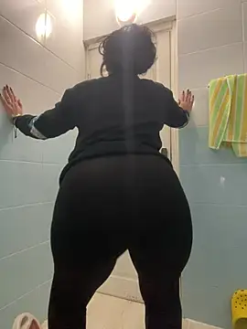 Snapshot of Layla-daloua chatting on 1, 2, 2026 Layla-daloua online show from 1, 2, 2026