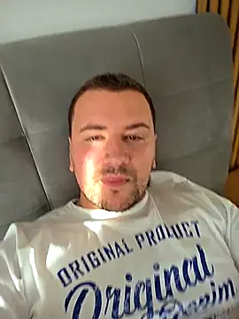 Snapshot of KarlosCarutox chatting on 15, 11, 2025 KarlosCarutox online show from 15, 11, 2025