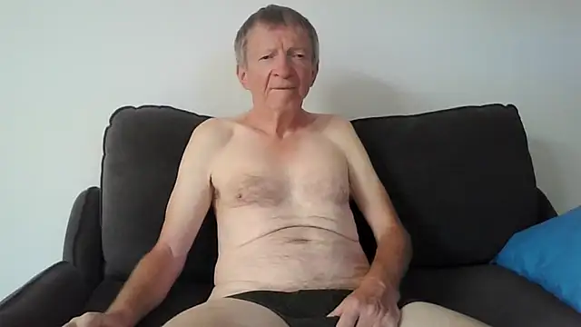 Snapshot of naturiste974 chatting on 18, 12, 2025 naturiste974 online show from 18, 12, 2025