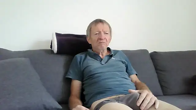 Snapshot of naturiste974 chatting on 14, 5, 2026 naturiste974 online show from 14, 5, 2026