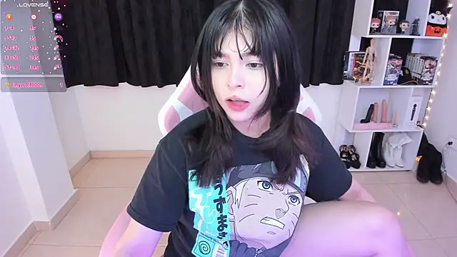 Snapshot of misshoneyxxx chatting on 13, 3, 2025 misshoneyxxx online show from 13, 3, 2025