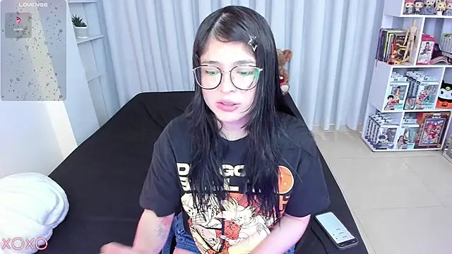 Snapshot of misshoneyxxx chatting on 3, 2, 2026 misshoneyxxx online show from 3, 2, 2026