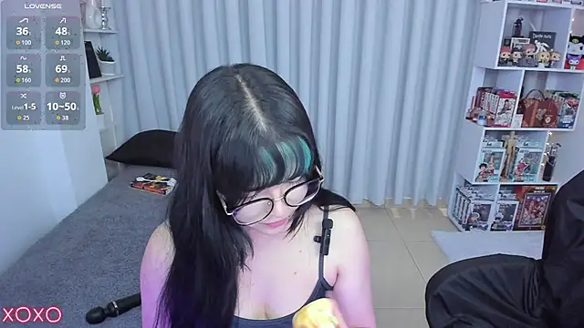 Snapshot of misshoneyxxx chatting on 25, 5, 2026 misshoneyxxx online show from 25, 5, 2026