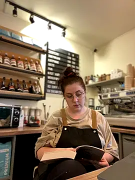 cinnabon  online show from 14, 11, 2025