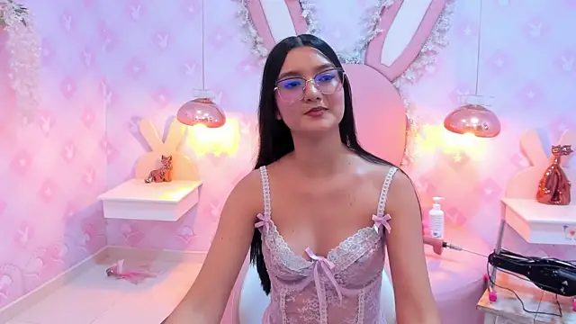 Saraa Skinny online show from 25, 1, 2025