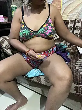 Snapshot of Tameesh_sexy_mistress chatting on 18, 4, 2026 Tameesh sexy mistress online show from 18, 4, 2026