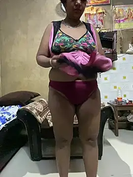 Snapshot of Tameesh_sexy_mistress chatting on 9, 7, 2026 Tameesh sexy mistress online show from 9, 7, 2026