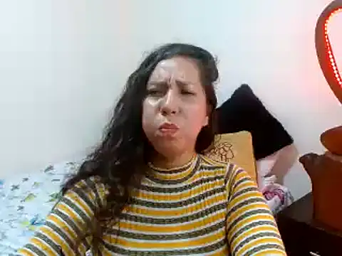 Snapshot of naihroby chatting on 3, 12, 2024 naihroby online show from 3, 12, 2024