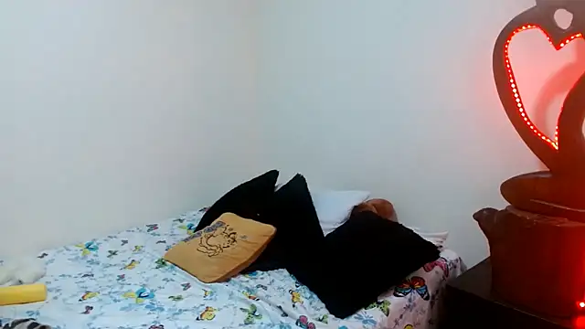 Snapshot of naihroby chatting on 9, 12, 2024 naihroby online show from 9, 12, 2024