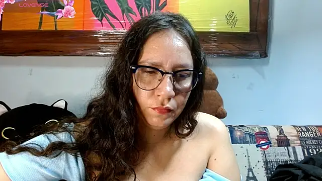 Snapshot of naihroby chatting on 17, 9, 2025 naihroby online show from 17, 9, 2025