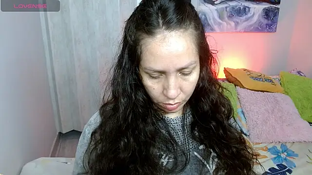 Snapshot of naihroby chatting on 13, 10, 2025 naihroby online show from 13, 10, 2025