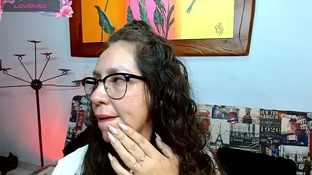 Snapshot of naihroby chatting on 14, 10, 2025 naihroby online show from 14, 10, 2025