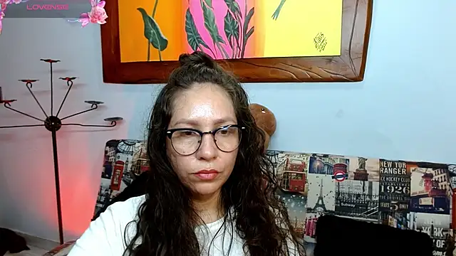 Snapshot of naihroby chatting on 18, 10, 2025 naihroby online show from 18, 10, 2025