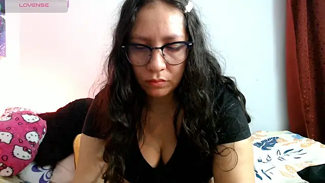 Snapshot of naihroby chatting on 20, 10, 2025 naihroby online show from 20, 10, 2025